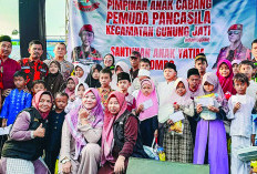 Puluhan Anak Yatim dan Jompo Terima Santunan