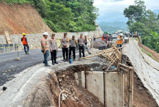 Proses Perbaikan Terhambat, Jalan Majalengka-Kuningan Kembali Longsor