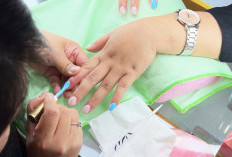 Percantik Kuku dengan Nail Art dan Perawatan Tepat