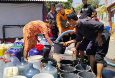 2 Bulan Warga Ini  Rela Antre Ambil Air Bersih